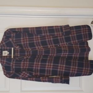 33.5"long, 18"wide. Earth tone colors.